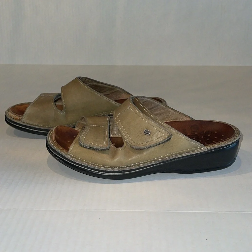 Finn Comfort Moss Green Leather Jamaika Walking Sandals